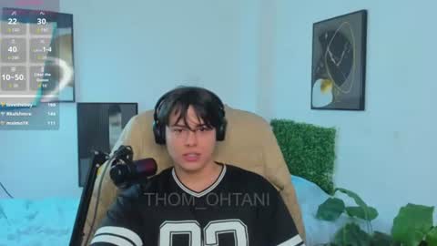 Snapshot of thom_ohtani chatting on June 2026 02:23:01 AM thom_ohtani online show from June 2026 02:23:01 AM