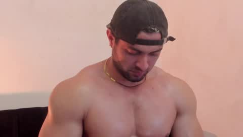 Snapshot of thomas_brandon chatting on May 2026 01:45:01 AM Thomas Brandon online show from May 2026 01:45:01 AM