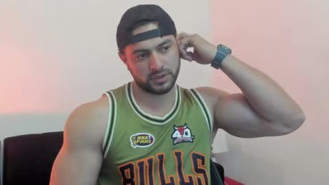 Snapshot of thomas_brandon chatting on May 2026 09:04:02 AM Thomas Brandon online show from May 2026 09:04:02 AM