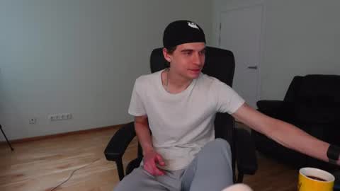 Snapshot of thomas_brons chatting on June 2026 12:31:02 PM THOMAS BRONS online show from June 2026 12:31:02 PM