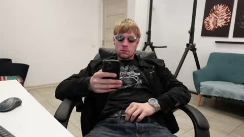 Snapshot of thomas_brons chatting on June 2026 05:29:01 PM THOMAS BRONS online show from June 2026 05:29:01 PM