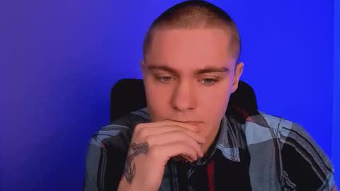 thomas_crow online show from November 2025 09:53:01 AM