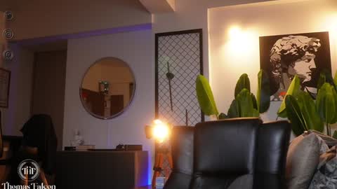 Thomas Falcon online show from January 2025 01:30:01 AM