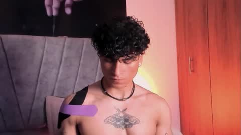 Snapshot of thomas_fit1 chatting on October 2025 06:00:01 AM Thomas 3 JUST STAY AND BE MY LAST LOVE online show from October 2025 06:00:01 AM