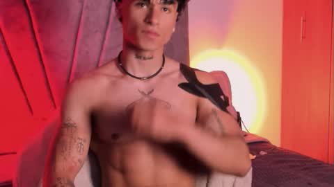 Snapshot of thomas_fit1 chatting on October 2025 01:39:03 AM Thomas 3 JUST STAY AND BE MY LAST LOVE online show from October 2025 01:39:03 AM