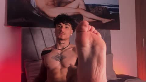 Snapshot of thomas_fit1 chatting on November 2025 02:25:02 AM Thomas 3 JUST STAY AND BE MY LAST LOVE online show from November 2025 02:25:02 AM