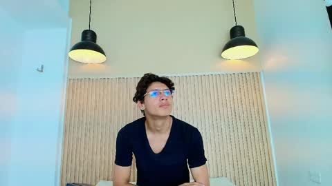 thomas online show from April 2026 09:27:01 PM