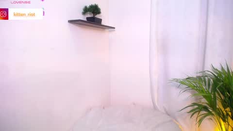 thomas_joel25 online show from March 2026 01:02:02 AM