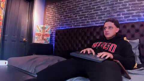 Snapshot of thomas_may4rs chatting on January 2025 07:28:01 AM ---Thomas--- online show from January 2025 07:28:01 AM