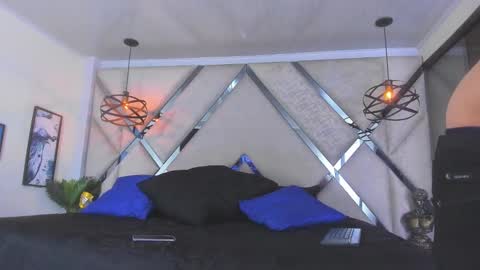 Snapshot of thomas_may4rs chatting on February 2025 04:12:02 AM ---Thomas--- online show from February 2025 04:12:02 AM