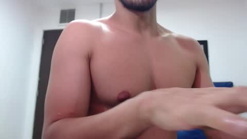 Snapshot of thomas_neuman chatting on February 2025 08:21:01 PM Thomas online show from February 2025 08:21:01 PM