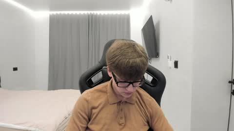 Tomas online show from April 2026 08:57:02 PM