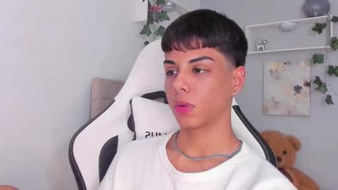 Thomas online show from November 2025 07:29:01 AM