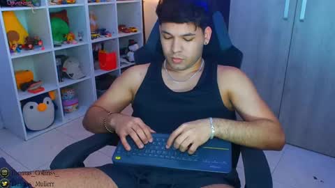 Snapshot of thomascollins__ chatting on February 2025 08:27:02 AM Thomas online show from February 2025 08:27:02 AM