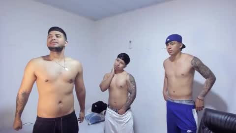 Snapshot of thomson_hot01 chatting on September 2025 05:23:01 AM thomson_hot01 online show from September 2025 05:23:01 AM