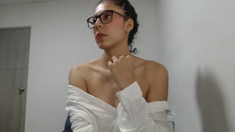 thonyy online show from November 2025 11:21:02 PM