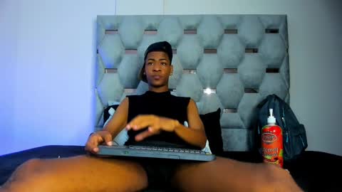 tiago_xxx_ online show from October 2025 08:07:02 PM