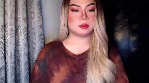 arianna tiara online show from December 2025 12:32:02 PM