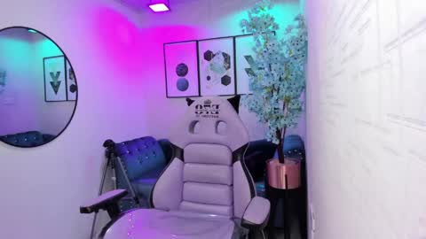 Tiara  online show from April 2026 03:17:01 AM