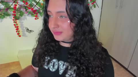 Snapshot of tich___ chatting on May 2026 06:09:01 PM tich___ online show from May 2026 06:09:01 PM