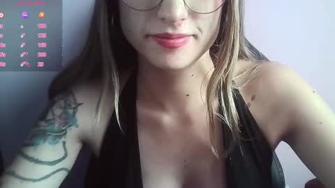 Snapshot of tifanny_a chatting on September 2025 09:25:01 PM Tifanny online show from September 2025 09:25:01 PM