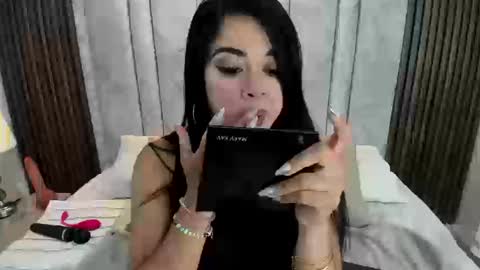 Tiff3 online show from September 2025 08:56:02 PM