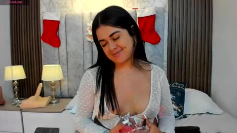 Tiff3 online show from December 2025 08:27:02 PM