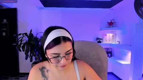 Snapshot of tifanywhite1_ chatting on July 2026 05:21:02 AM online show from July 2026 05:21:02 AM