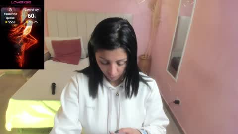 Snapshot of tiffani__love chatting on February 2025 12:06:02 PM Tiffany online show from February 2025 12:06:02 PM