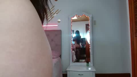 Tifanny online show from March 2026 02:45:01 PM