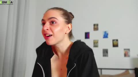 tiffany online show from September 2025 12:48:02 AM