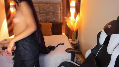 tiffany_sander online show from December 2024 03:18:02 AM