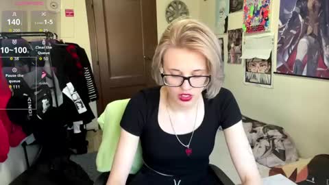 Snapshot of tiffanydziewanowski chatting on May 2026 10:53:02 AM Tiffany online show from May 2026 10:53:02 AM