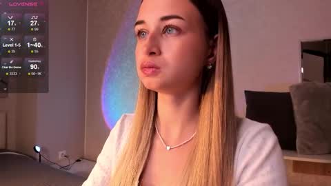 Tiffany online show from October 2025 01:22:01 PM