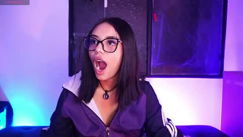 Snapshot of tiffanysander chatting on May 2026 02:09:02 AM My name is Tiffany welcome online show from May 2026 02:09:02 AM