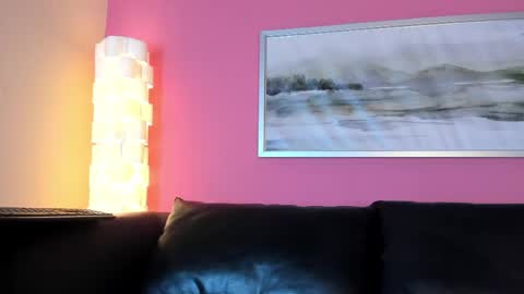 Snapshot of tiffanysuarez_ chatting on April 2026 09:52:01 PM Stefany Suarez online show from April 2026 09:52:01 PM