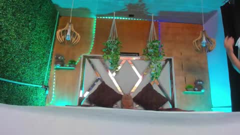 tiffanyy_deluxe online show from March 2026 05:31:01 PM