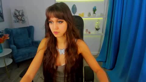 tiffanyyoun online show from November 2025 08:33:02 PM