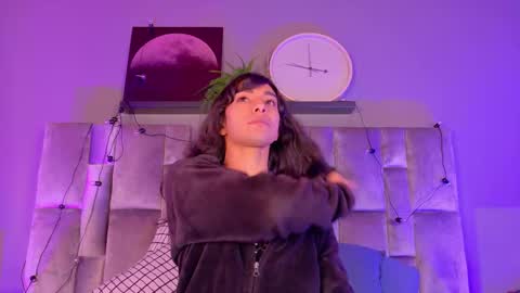 Tiffany  online show from October 2025 12:22:02 PM