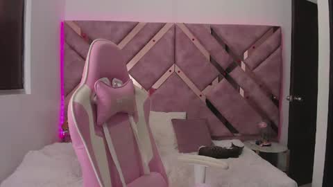Snapshot of tigerbaby_ chatting on May 2026 04:01:02 PM Ana online show from May 2026 04:01:02 PM