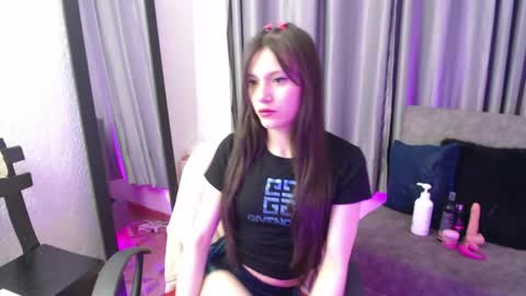 Snapshot of tiinajonus_ chatting on April 2026 04:04:01 AM tiinajonus_ online show from April 2026 04:04:01 AM