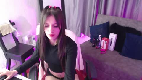 Snapshot of tiinajonus_ chatting on May 2026 04:07:02 AM tiinajonus_ online show from May 2026 04:07:02 AM