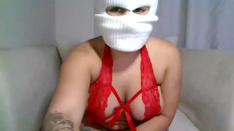 Snapshot of tiinkerbell26 chatting on February 2025 03:15:01 AM tiinkerbell26 online show from February 2025 03:15:01 AM