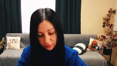 Luisa online show from February 2025 09:04:02 AM