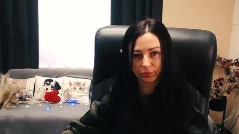 Luisa online show from October 2025 07:38:02 AM