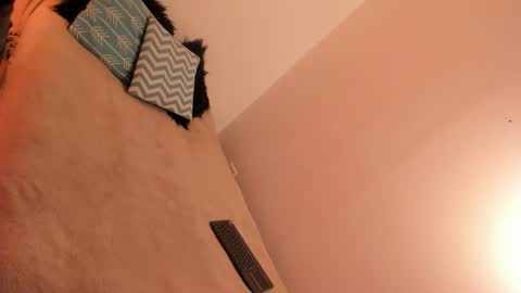 Timothy 21 years old online show from November 2025 06:17:01 PM