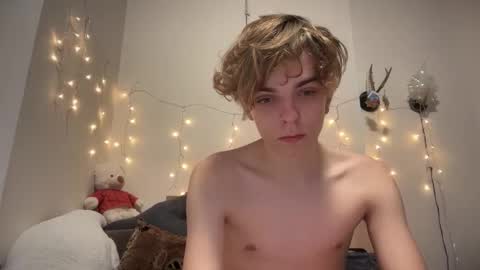 Snapshot of timveret chatting on February 2026 08:37:02 PM Wizard online show from February 2026 08:37:02 PM