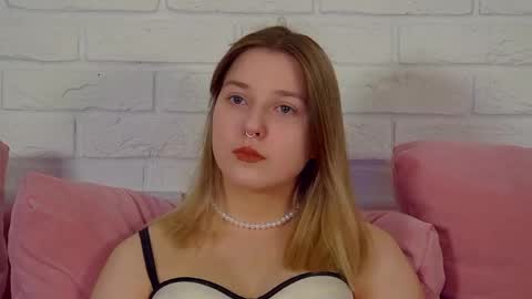 TinaBurton online show from April 2026 07:06:01 PM