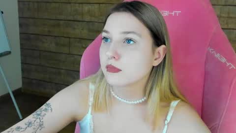 TinaBurton online show from May 2026 06:02:02 PM