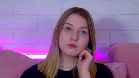 TinaBurton online show from May 2026 04:37:01 PM